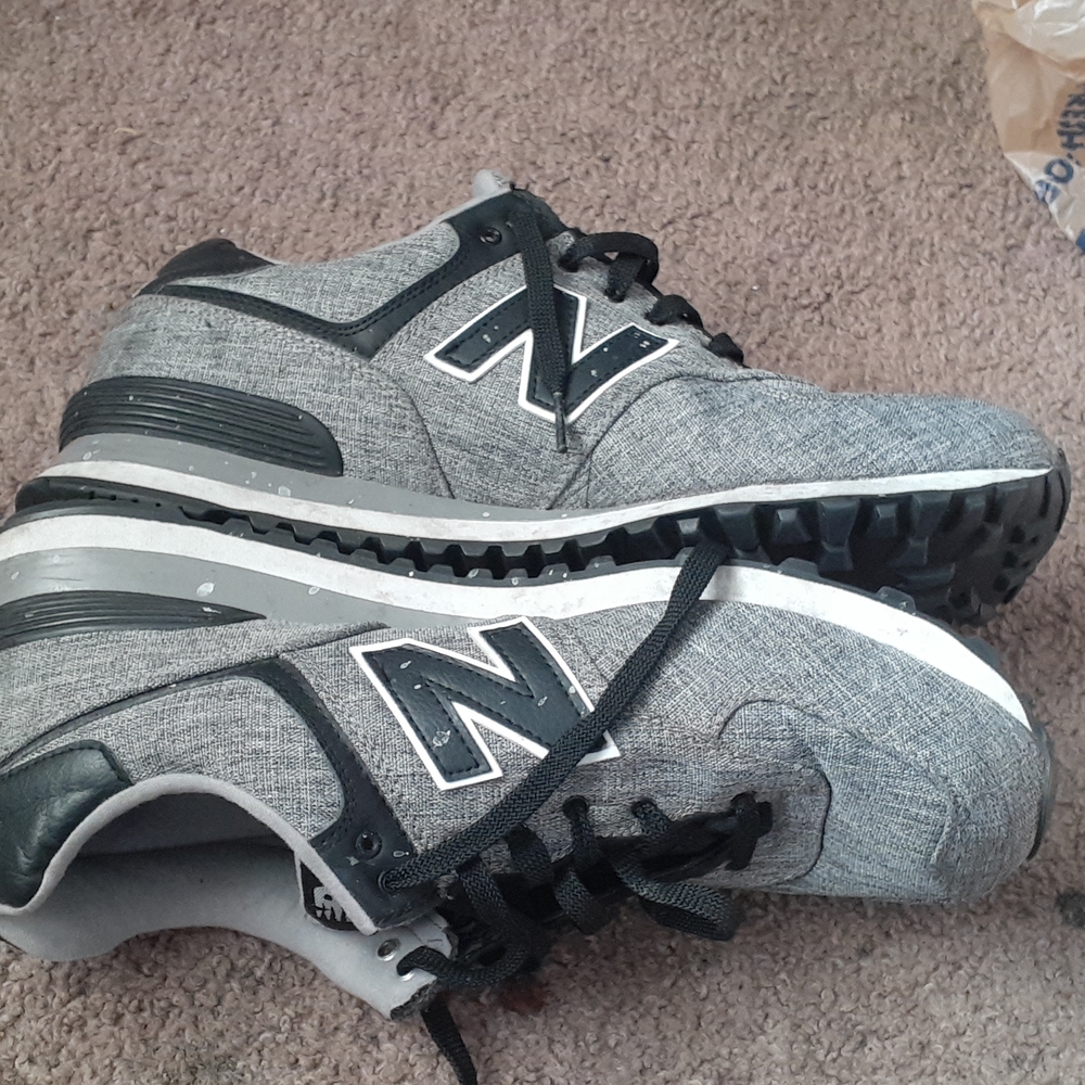 New balance  mens shoe size 13